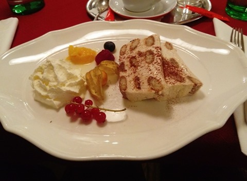 26694224_1715657225153579_1317661545_n